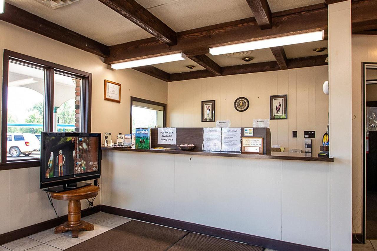 Country Squire Inn And Suites Coshocton Экстерьер фото