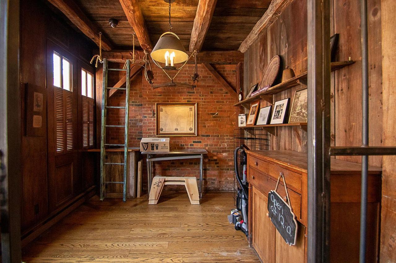 Country Squire Inn And Suites Coshocton Экстерьер фото