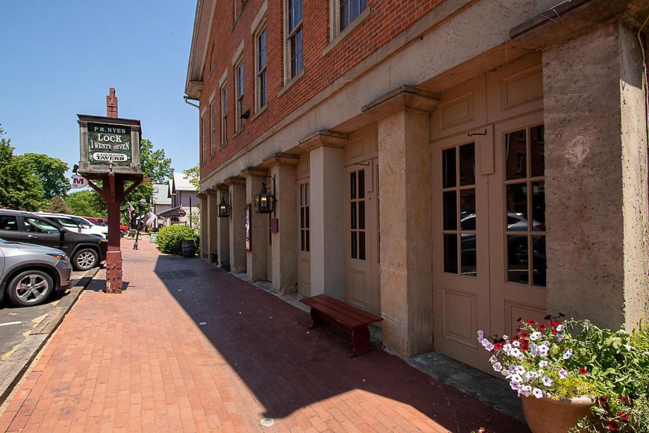 Country Squire Inn And Suites Coshocton Экстерьер фото