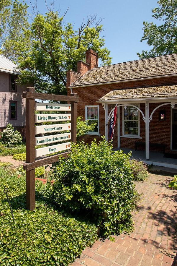 Country Squire Inn And Suites Coshocton Экстерьер фото