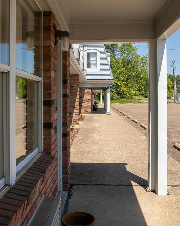 Country Squire Inn And Suites Coshocton Экстерьер фото