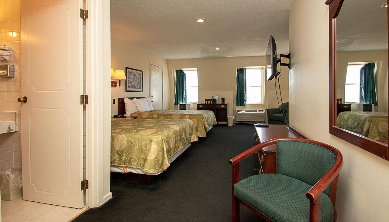 Country Squire Inn And Suites Coshocton Экстерьер фото