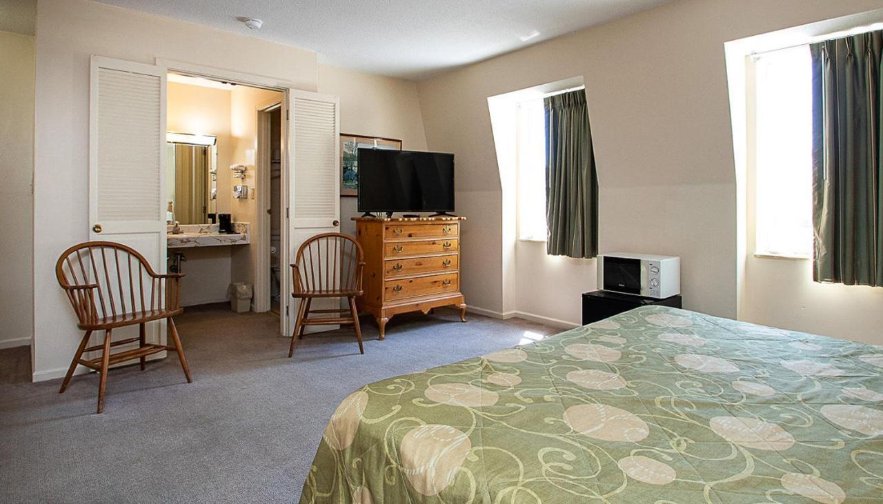 Country Squire Inn And Suites Coshocton Экстерьер фото