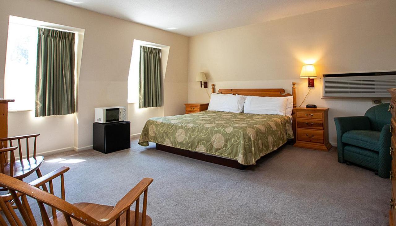 Country Squire Inn And Suites Coshocton Экстерьер фото